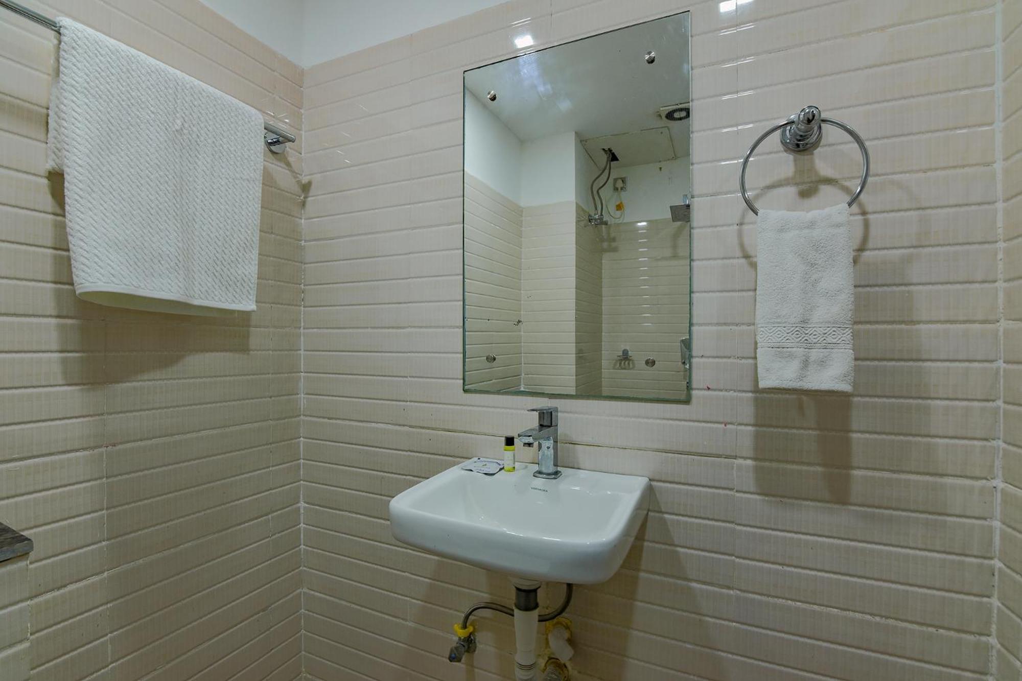Fabhotel Middleton Desire - Nr Niladri Vihar Square Bhubaneswar Esterno foto